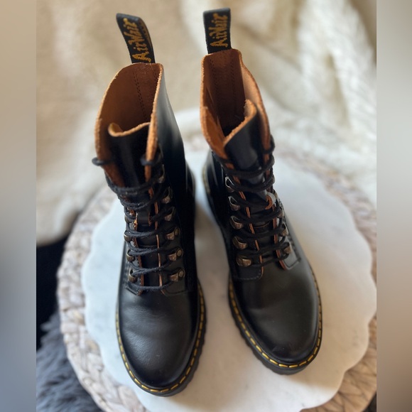 DR Marten's LEONA WOMEN'S VINTAGE SMOOTH LEATHER HEELED BOOTS Size 6 WM - Picture 5 of 15